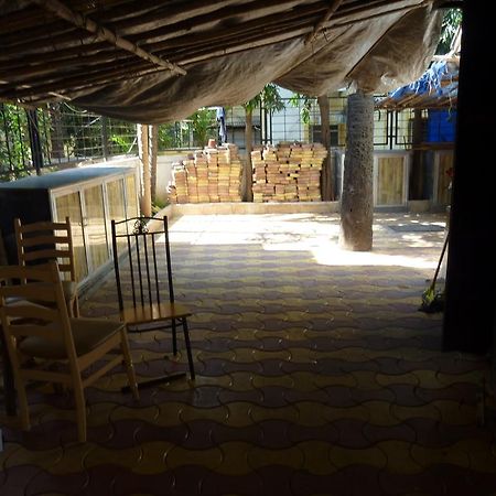 Hotel Karan Palace ムンバイ エクステリア 写真