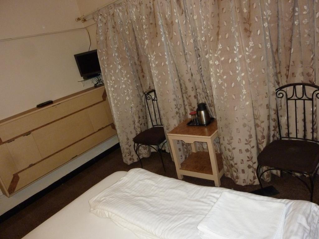 Hotel Karan Palace ムンバイ 部屋 写真